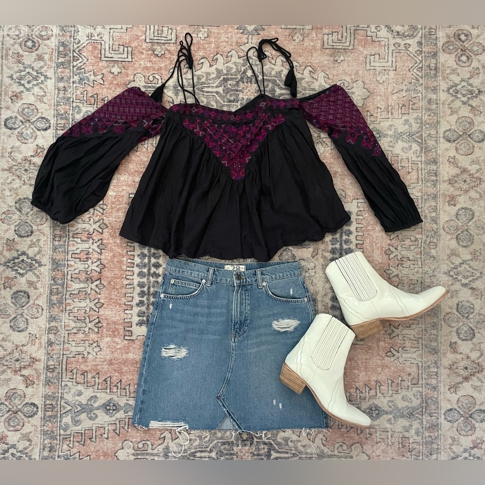 Free People Navy Blue Embroidered Boho Peasant Hippie Cottage Flowy Top Women M